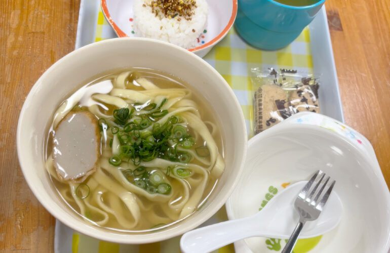 首里散歩 Vol.443 沖縄そば屋さんで体験できる「こどもは宝」